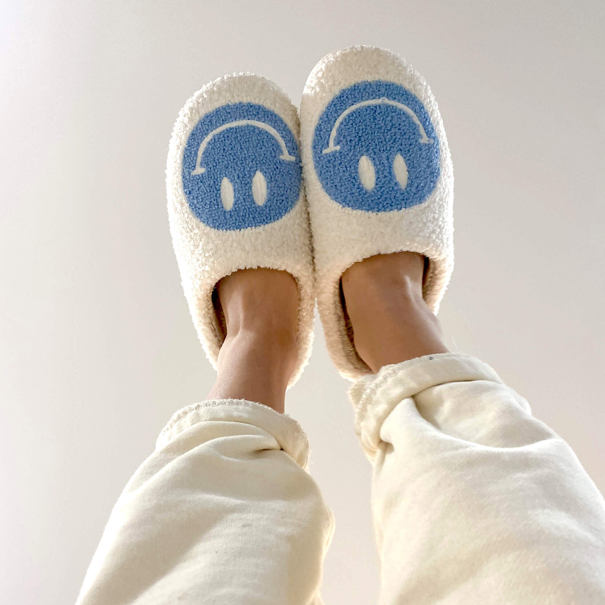 HAPPY FACE SLIPPERS